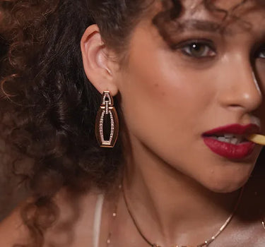 Pırlanta Taşlı Altın Küpe - Inside